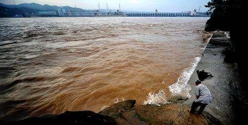 长江重庆段水位下降露出600年石佛长江重庆段水位下降，惊现600年石佛现身